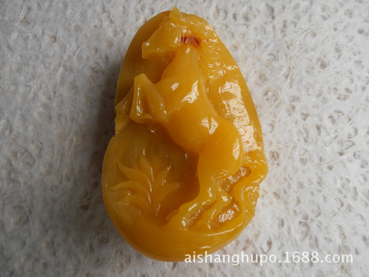 琥珀摆件18-4