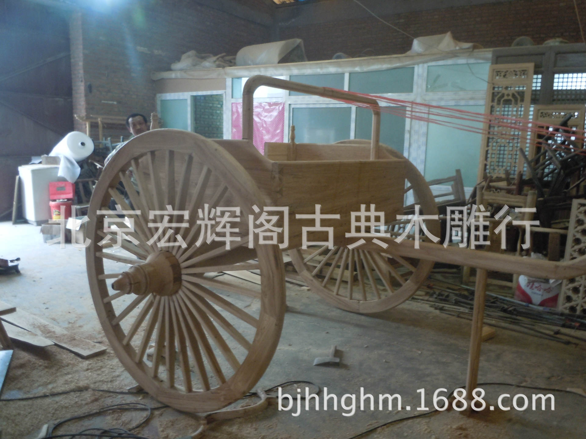 供应定做战国木质马车 仿古木质马车 古代马车道具 博物馆马车展示品