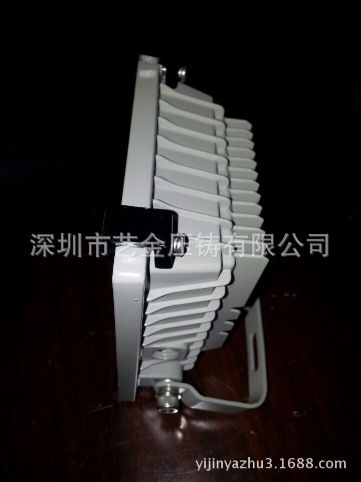 41AAFA6D17F39E46EE3D6E31AA5390