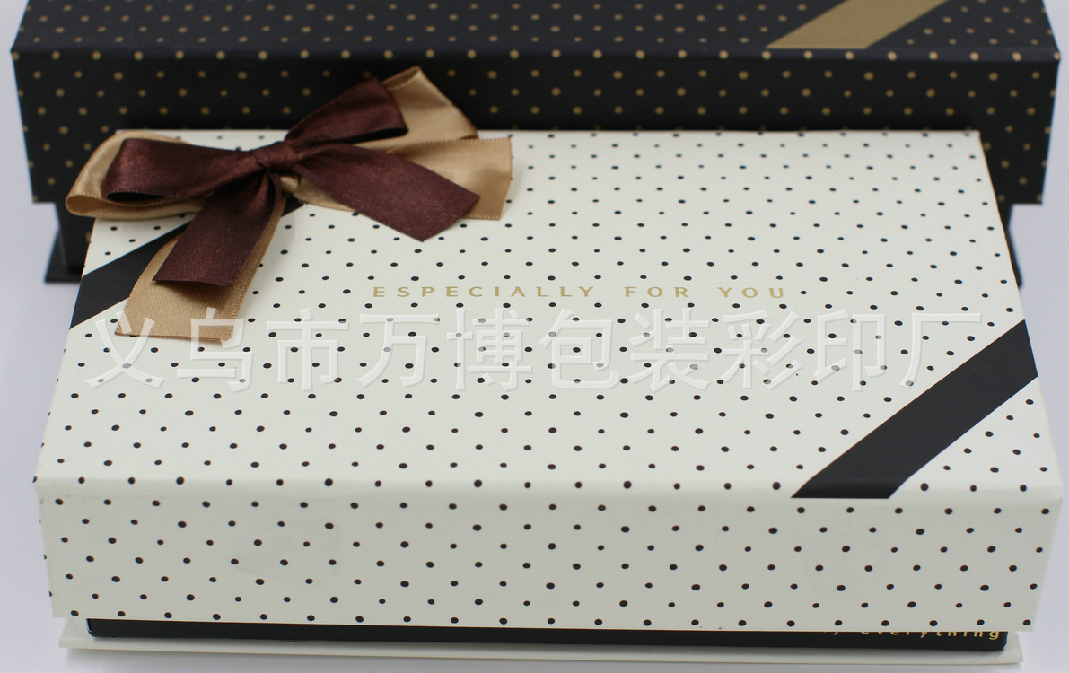 高档精美黑色白色烫金工艺翻盖长方形礼物盒包装盒 (5)