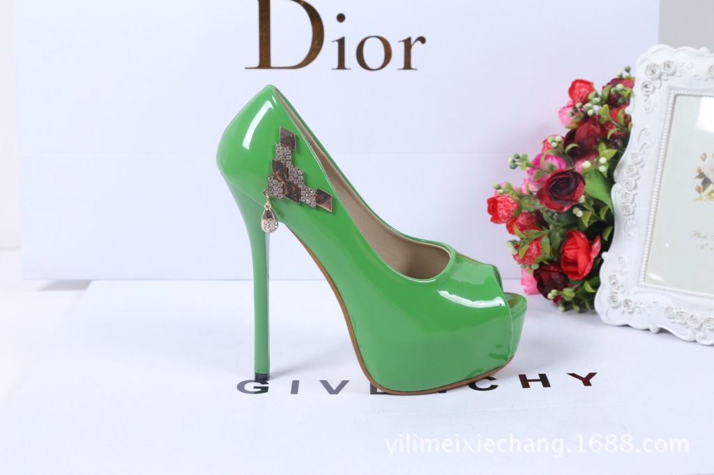 <em>秋季</em>单鞋女2014<em>女鞋</em>新款高跟鞋漆皮细跟超高