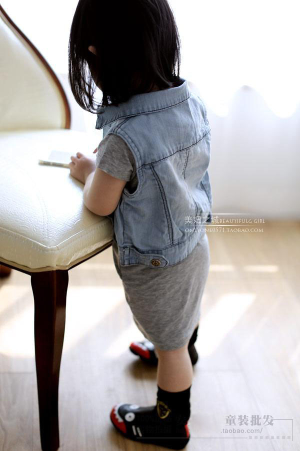 童<em>马甲</em>、背心-吴秋香<em>童装批发</em> <em>女款</em>牛仔<em>马甲</em> A