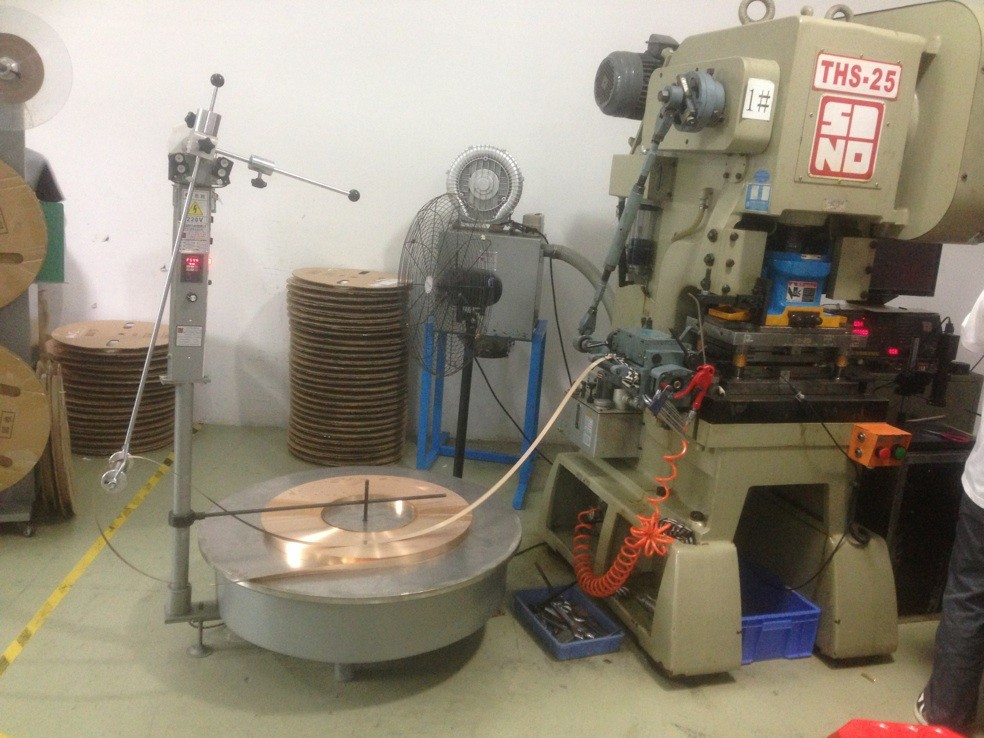 disk feeding machine