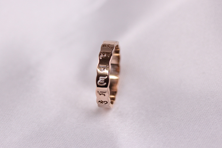 批发采购手链-韩国18K玫瑰金 钛钢 镂空六字箴