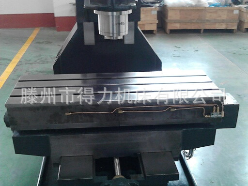 现货供应高性能XK7132小型数控铣床光机，加工定制模具数控铣