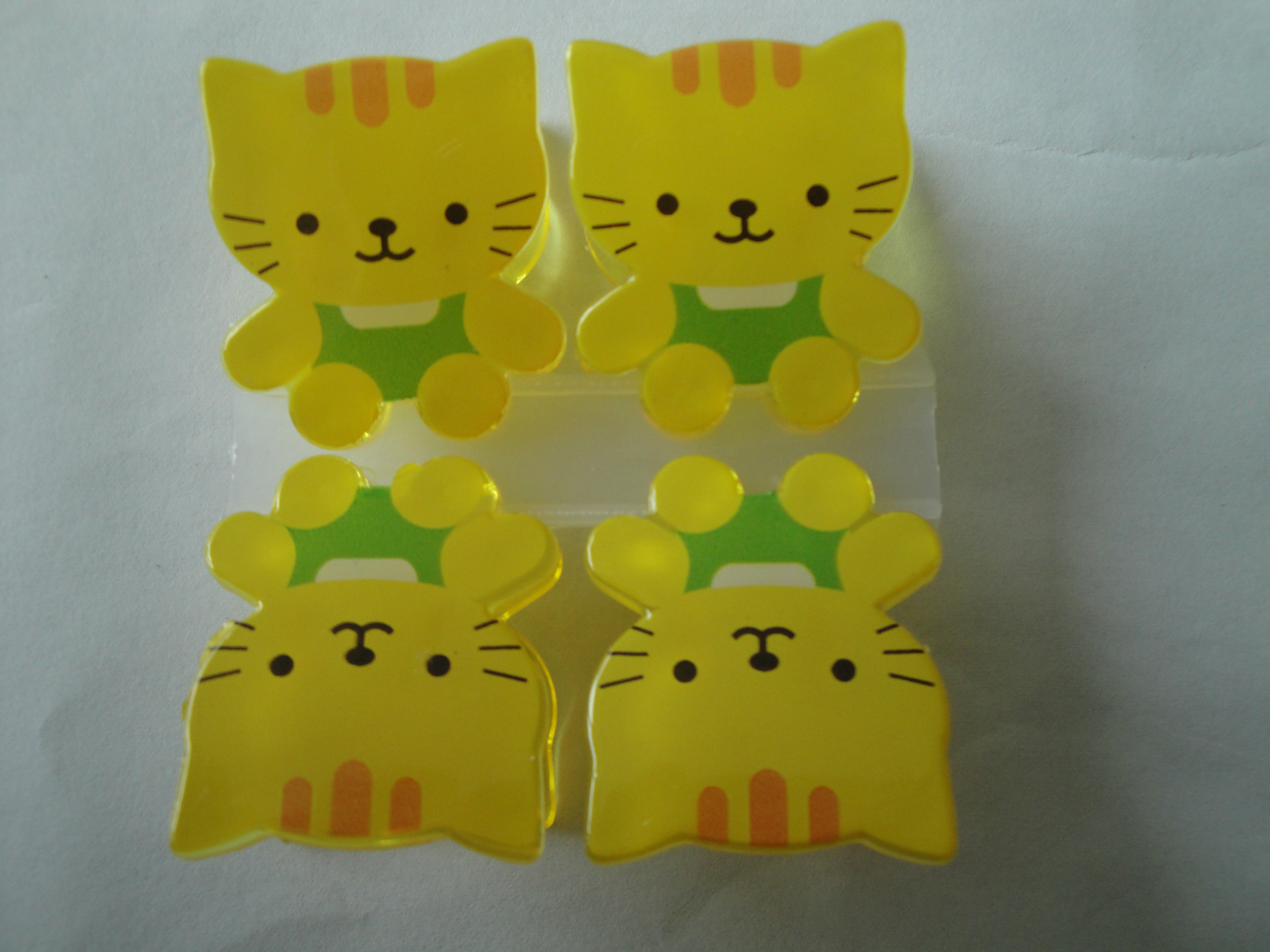 【低价格出售卡通办公文件夹子,塑料夹,弹簧夹