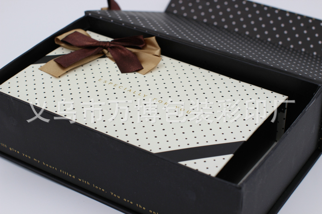 高档精美黑色白色烫金工艺翻盖长方形礼物盒包装盒 (3)