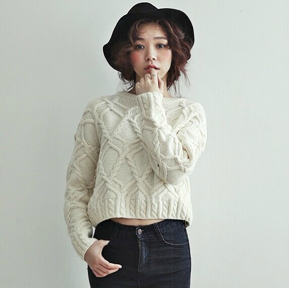 大门新款加厚圆领长袖套头麻花<em>短款打底毛衣</em>女