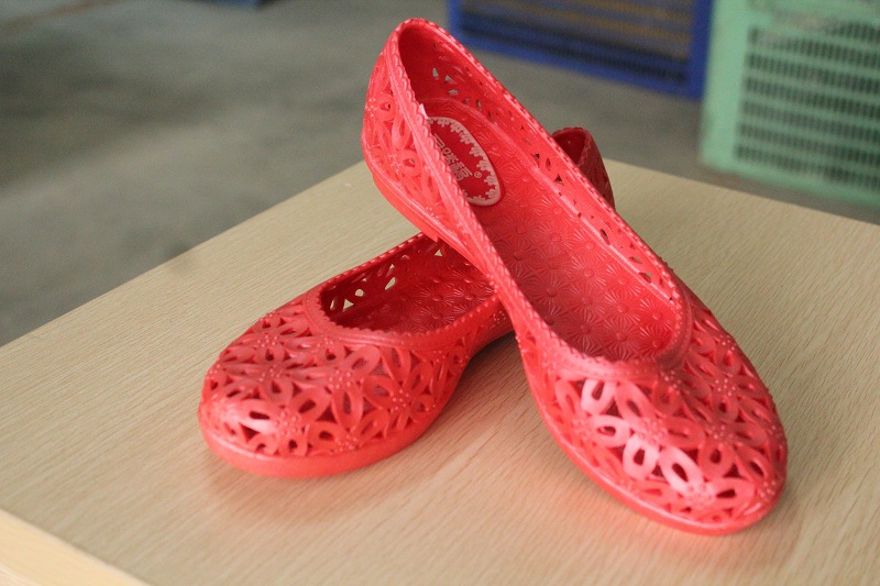 厂家供应 新款网状鸟巢拖鞋 PVC拖鞋 老人鞋】