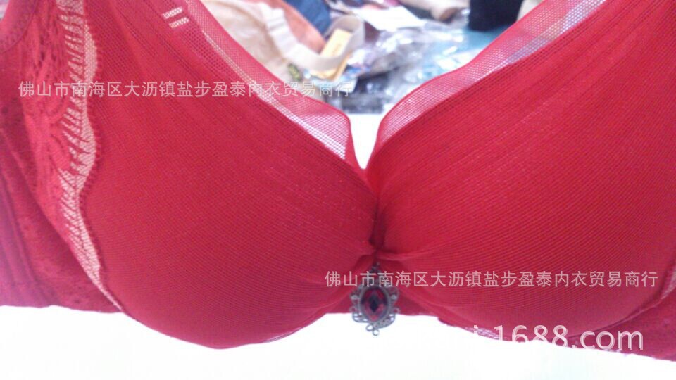 <em>俏姿芳</em>8808无钢圈舒适加厚<em>文胸</em>V型雪纺提胸加