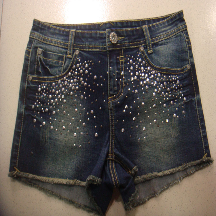 最新时尚爆款高<em>腰包臂</em>钉珠弹力显瘦牛仔<em>短裤</em> 