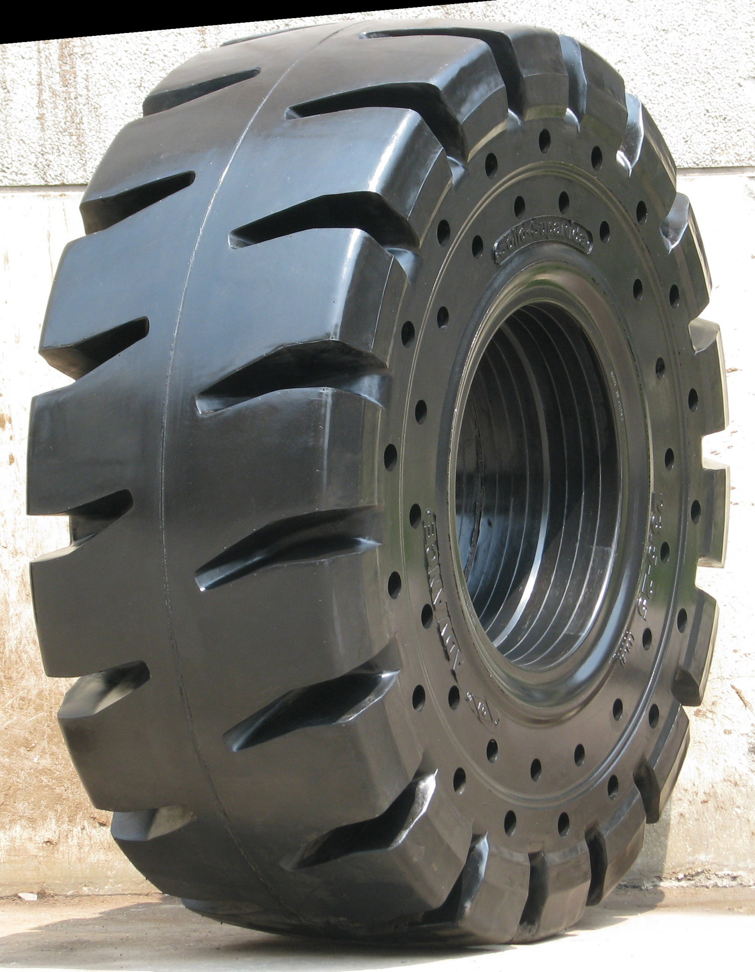 工程机械轮胎-工程车实心轮胎-工程机械轮胎尽