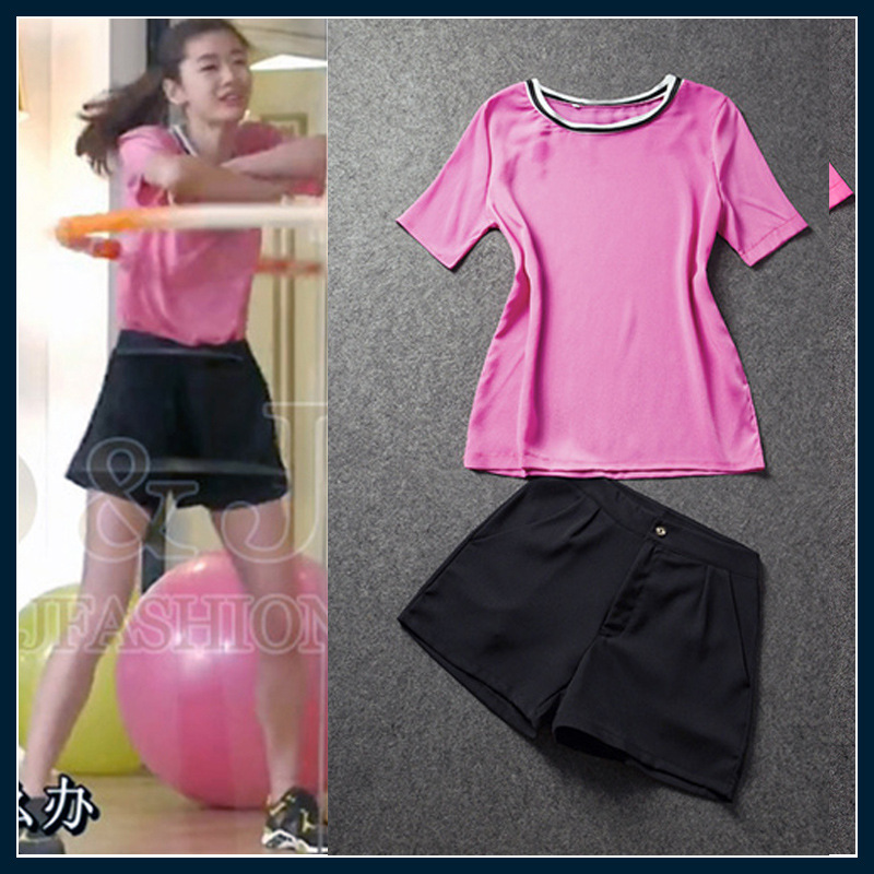 明星同款纯色<em>上衣加</em>黑色<em>短裤套装</em>淘宝微信代理