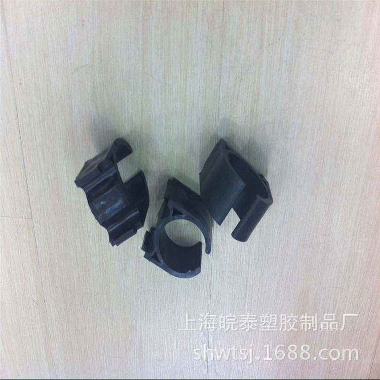 绝缘垫片-P型管夹塑料垫 规格齐全 价格从优 质