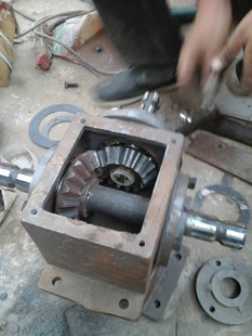 铸铁齿轮箱
