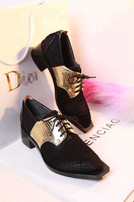 欧美真皮马毛<em>女鞋 平头</em>拼色低跟单鞋 微信代理