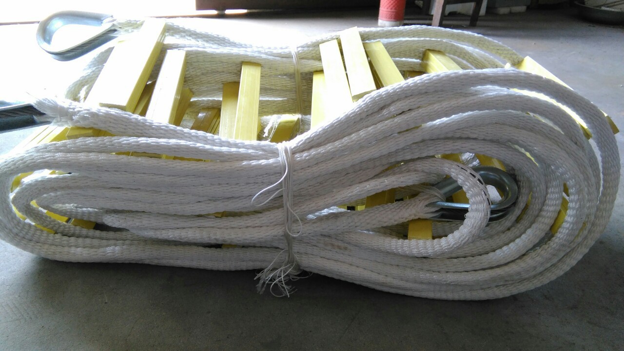 软梯是一种用于高空作业,攀登的工具.主要为绳索型.