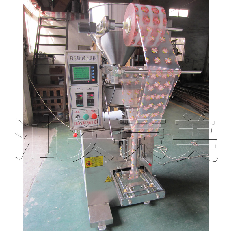 背封颗粒包装机侧面