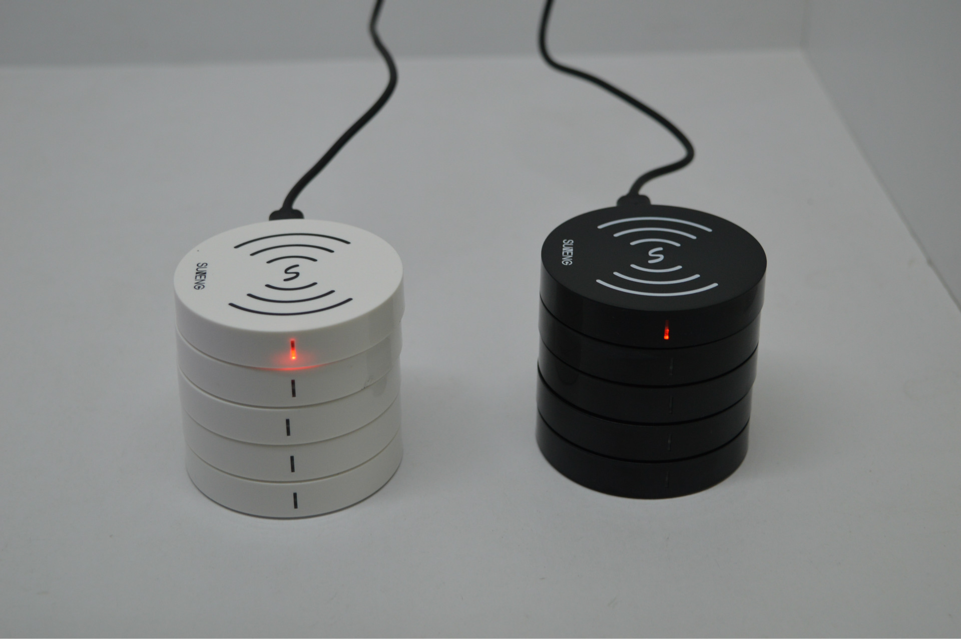 无线充电器厂家_充电插头器无线器_无线充电手机怎么充电