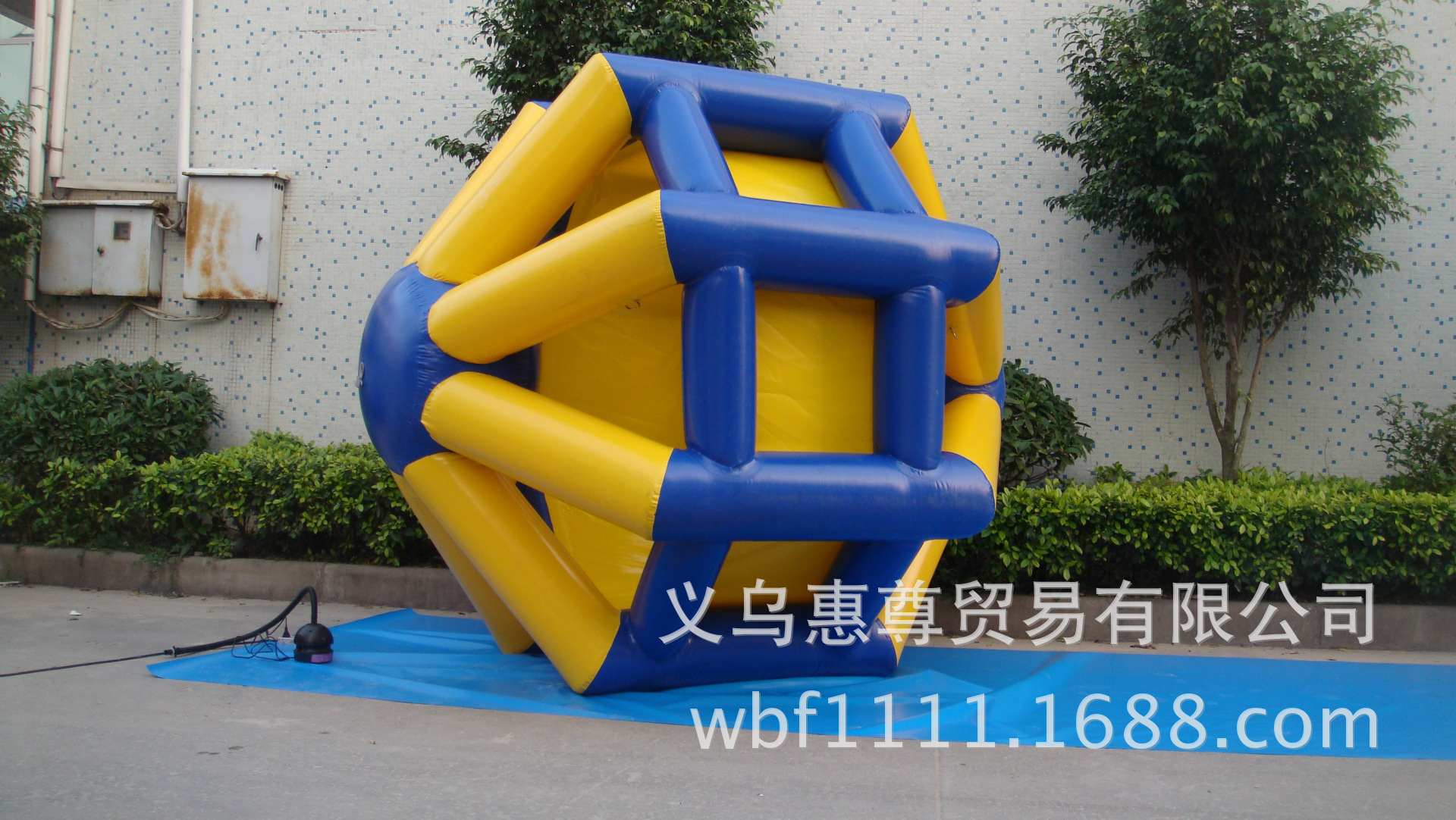 充气水上滚筒 (6)