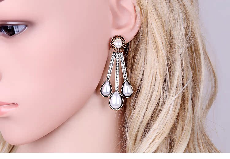 Japanese and Korean fashion retro diamond earrings Occidentanfashion earrings pearl earring ( Ancient Gold / White ) NHKM1455