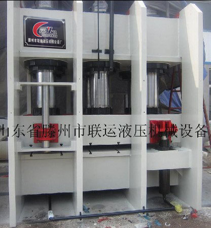 钢木门压花机侧面