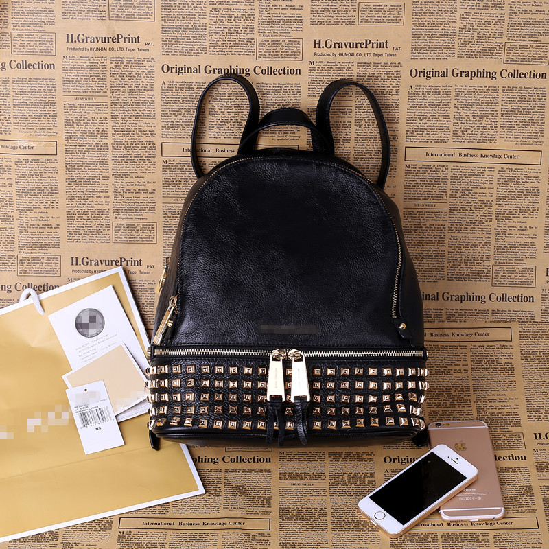 该如何保养mk双肩包?