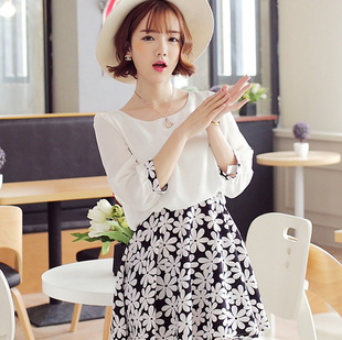 热批2015春夏款甜美拼接女装碎花圆领泡泡袖大摆型七分袖连衣裙