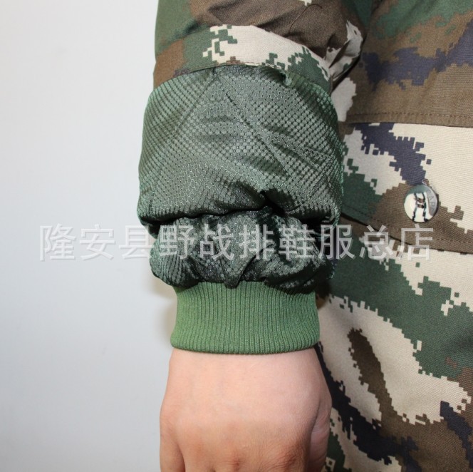 武警迷彩大衣3