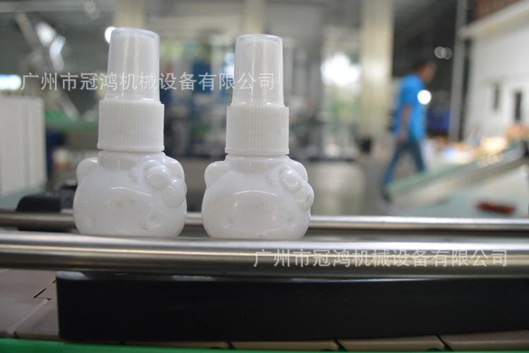 12头自流式灌装旋盖线750-500-6