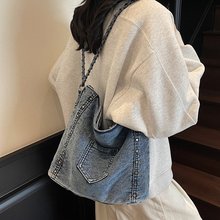 2025年新款跨境專供鉚釘牛仔布單肩包女鏈條斜挎包女外貿水洗牛仔
