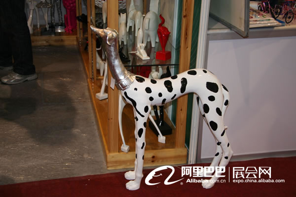 �岩�Ừ����չ