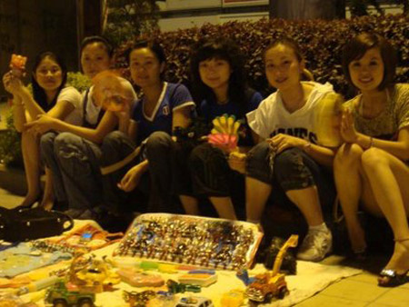 今天努力 摆地摊  只为不 摆地摊 而努力!_dzcf020