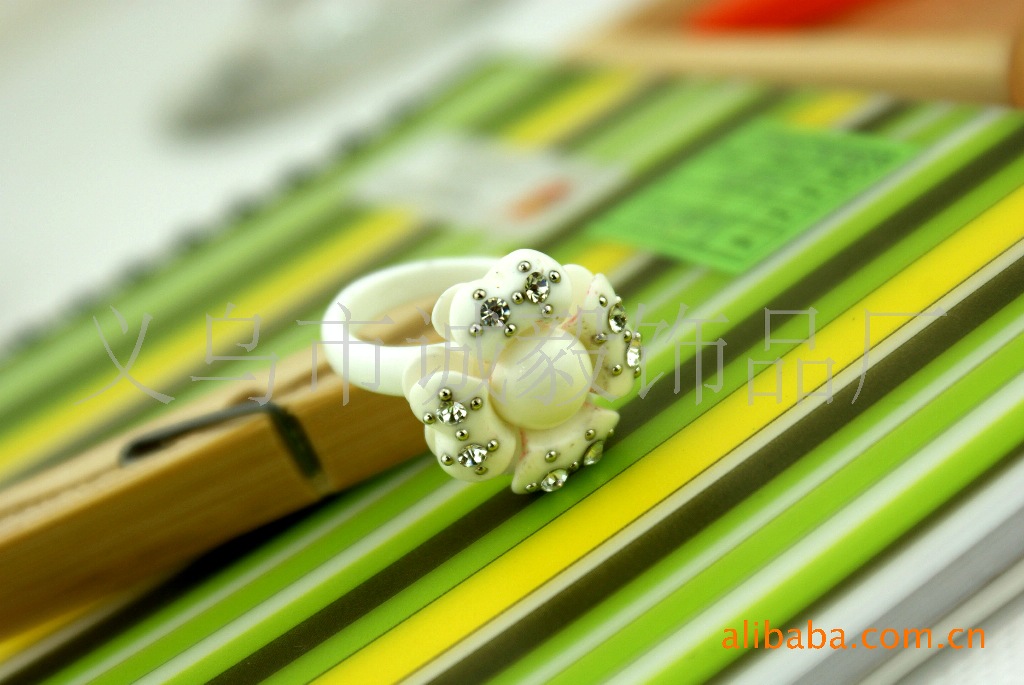 2010全新产品,树脂镶钻,镶钢珠戒指! 2.30,2.10,2.00元/个