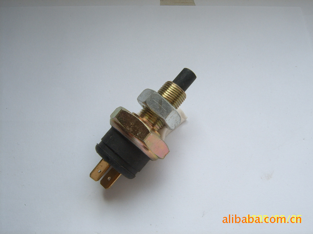 欧曼重卡刹车灯开关/刹车开关/欧曼开关