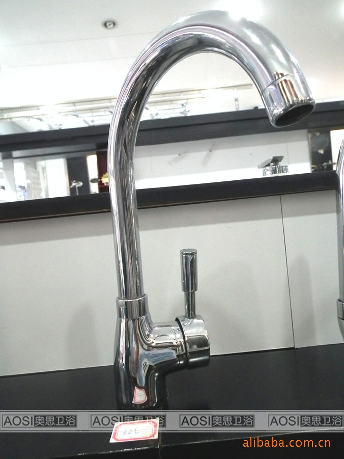 供应厨房三通32e全铜水龙头