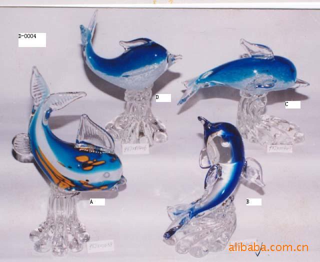 玻璃工艺品：穿越千年的艺术之美