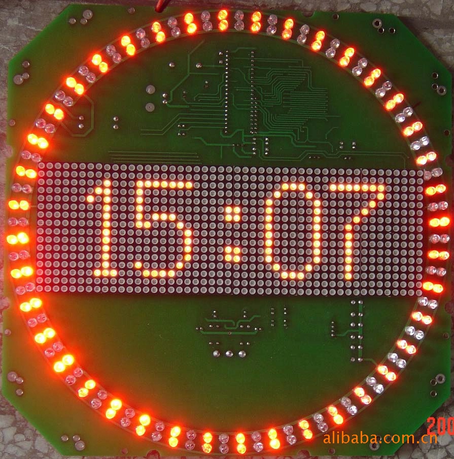 本公司专业生产led电动门用led显示屏,可配套电动伸缩门显示信息时间