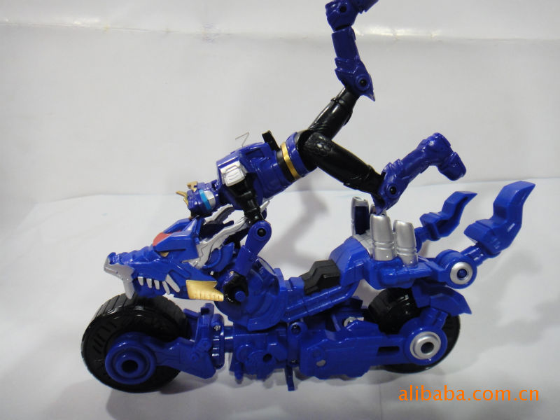 奥迪双钻(超兽武装),龙战闪驰.