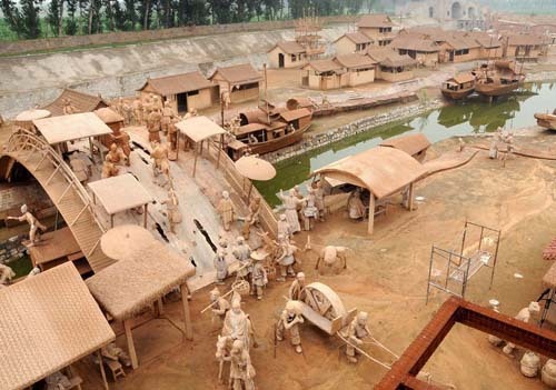 &nbsp;&nbsp;&nbsp;据了解,在泥塑园建成的同时,秦仕平又在麻龙湾庄园