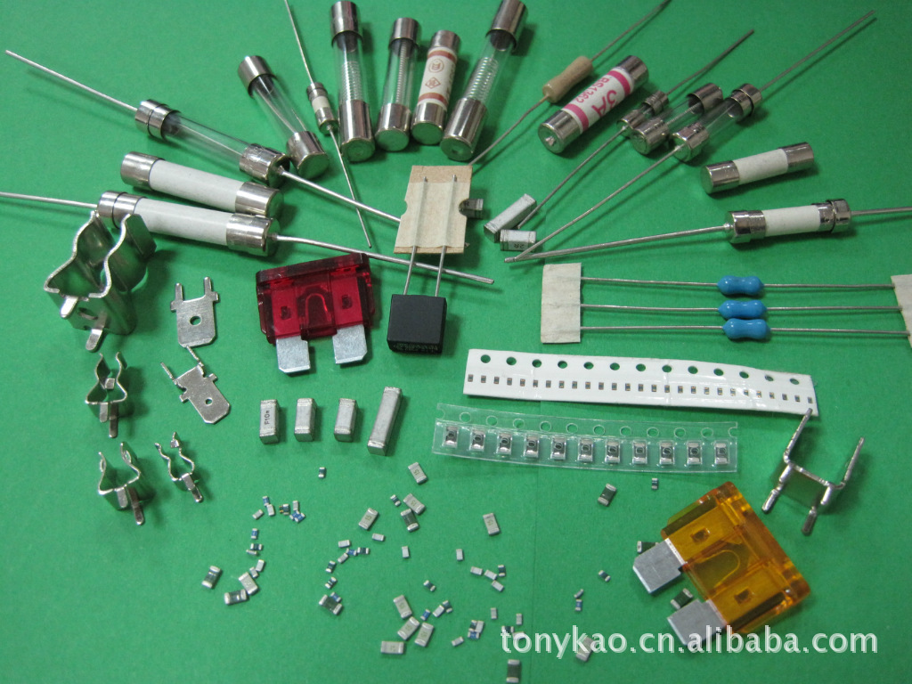 直销 中型插片是式汽车保险丝 (ul,rohs认证)