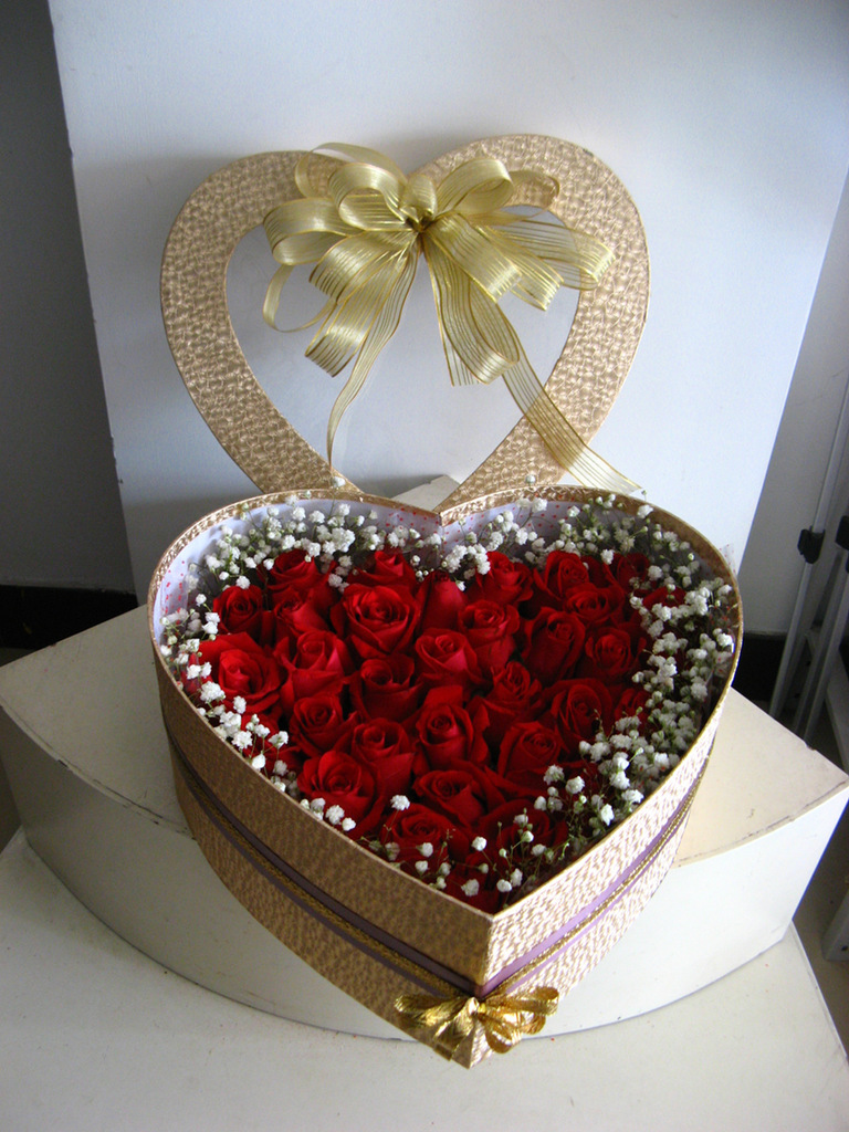 情人节七夕情人节玫瑰花鲜花速递 33朵红玫瑰上海鲜花全国速递