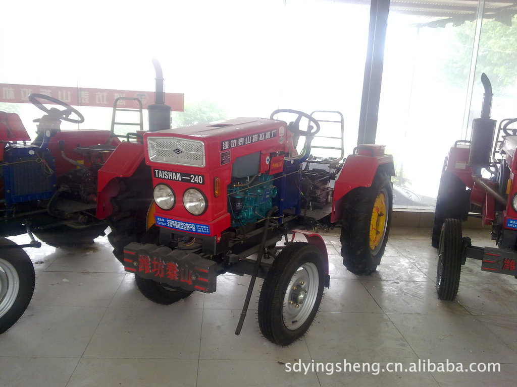 濰泰泰山22馬力拖拉機/泰山拖拉機/taishan/tractor/標準輪距