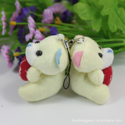 6cm抱心可爱小熊手机挂件(爱心的质量不错) 1.60,1.50,1.40元/个