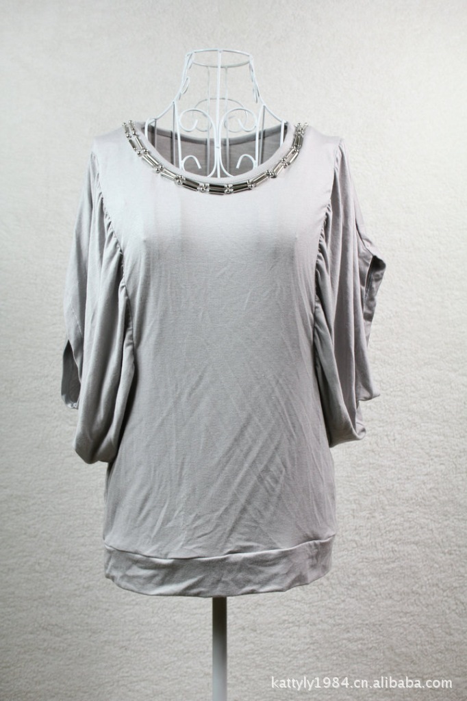 2012春夏装新款 韩版金属装饰 休闲气质宽松纯色飞袖t恤 32.00,30.