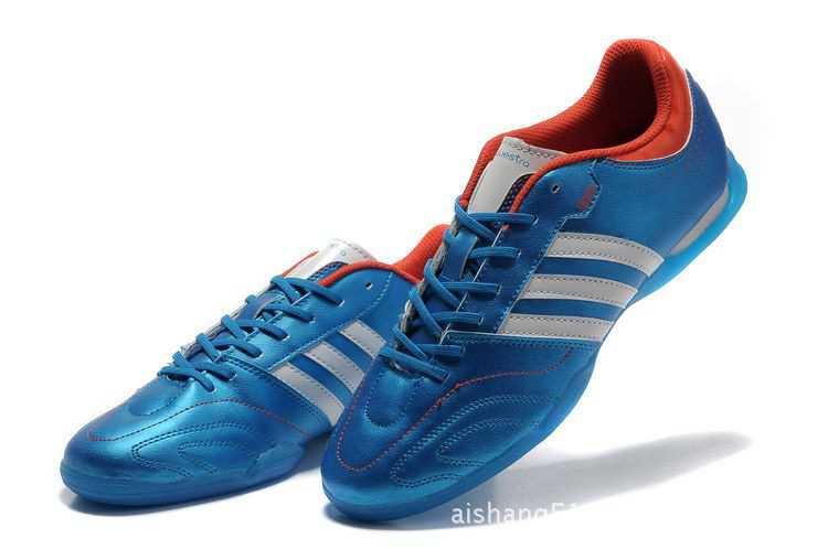 全新上市特惠 现货经营卡卡5代平底总配色舒适足球鞋 多色