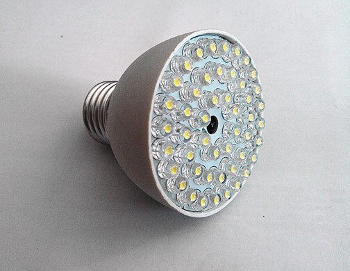 高亮度,宽电压,集照明.应急.遥控为一体的led灯