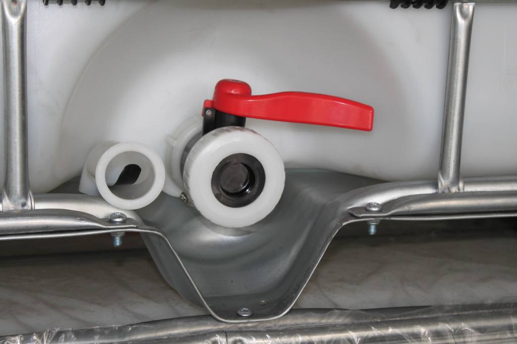 ibc吨桶阀门和配件