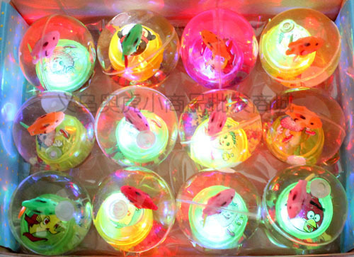[地摊热卖]5.5cm带鱼水晶弹力球批发 发光弹力球 闪光弹力球