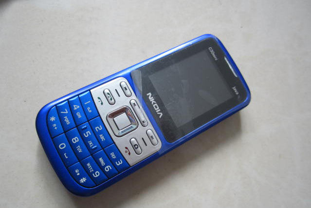 手机批发 新款直板手机 国产c300 直板 完美音质 手机qq 115.00,104.